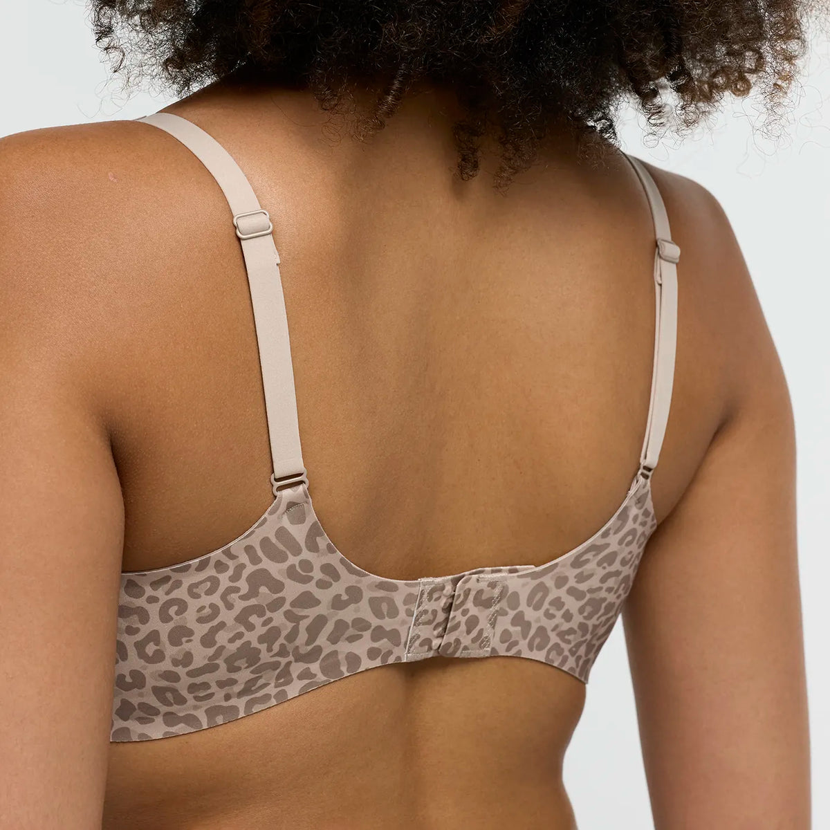 The model is 5'10" and wears a size L.