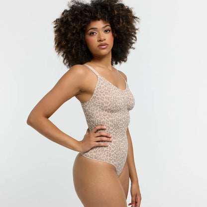 The model is 5'10" and wears a size L.