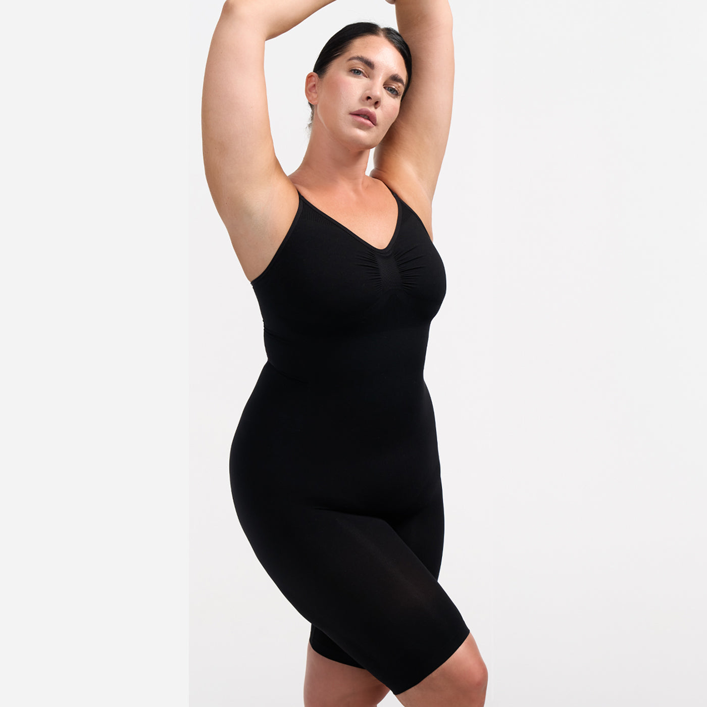 The model is 5'10" and wears a size 2XL.