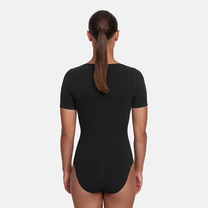 The model is 5'10" and wears a size S.