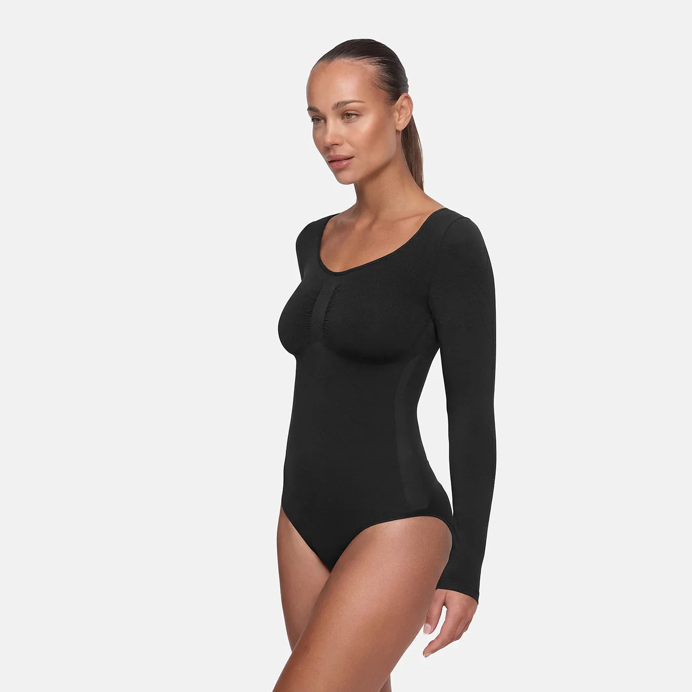 The model is 5'10" and wears a size S.