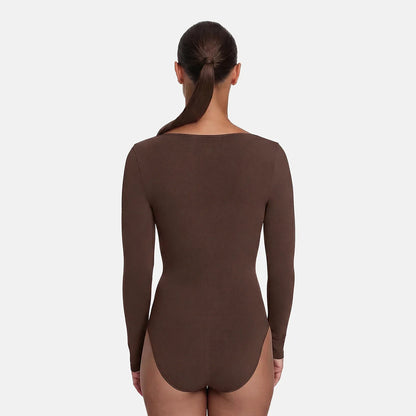 The model is 5'10" and wears a size S.