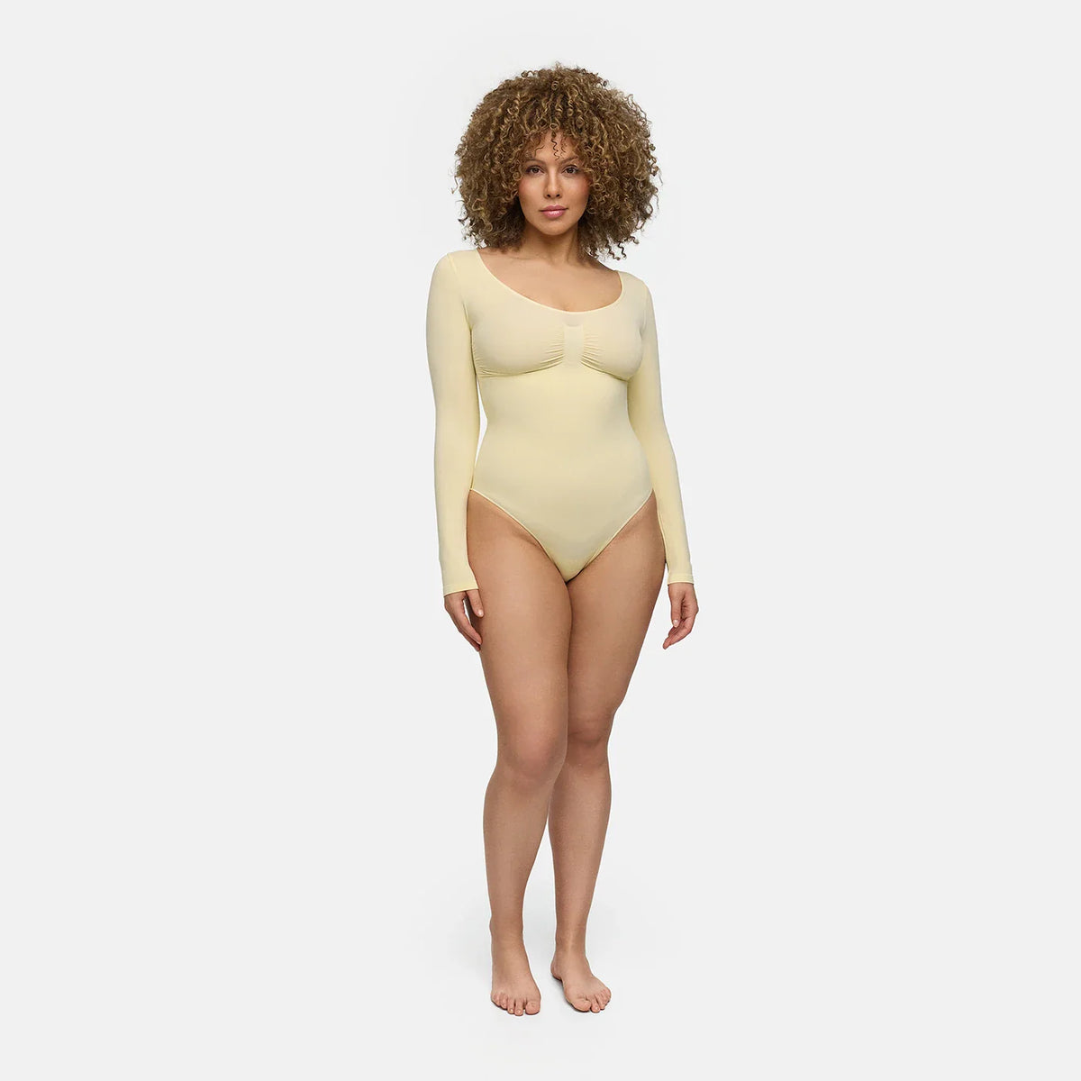 The model is 5'9" and wears a size L.
