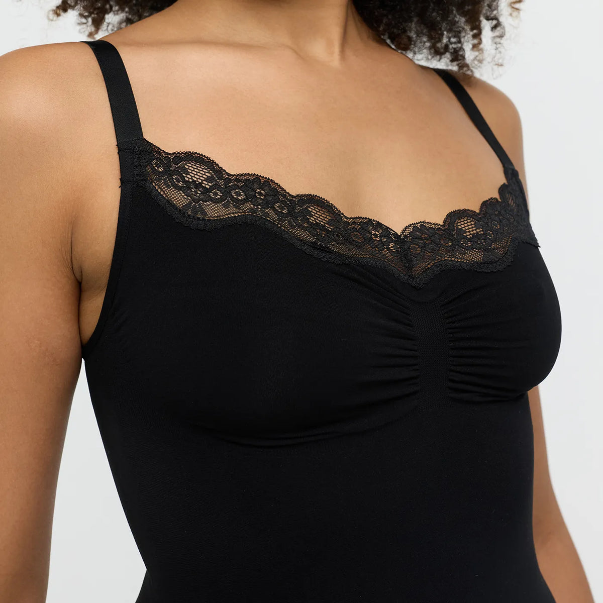 The model is 5'10" and wears a size L.