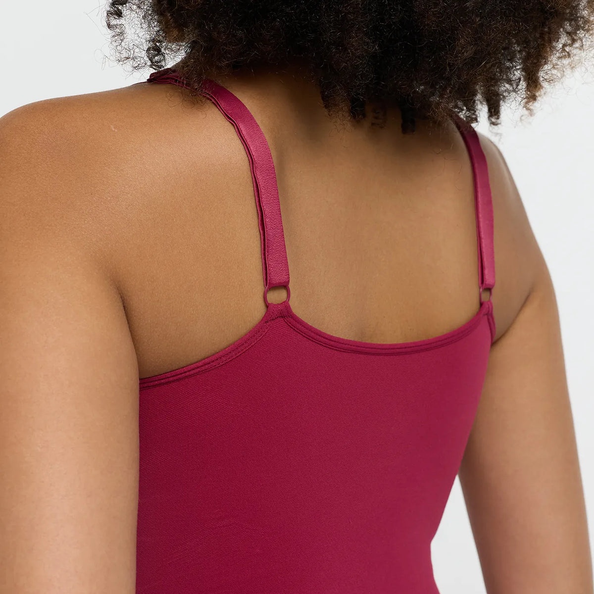 The model is 5'10" and wears a size L.
