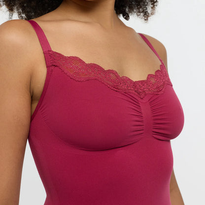 The model is 5'10" and wears a size L.