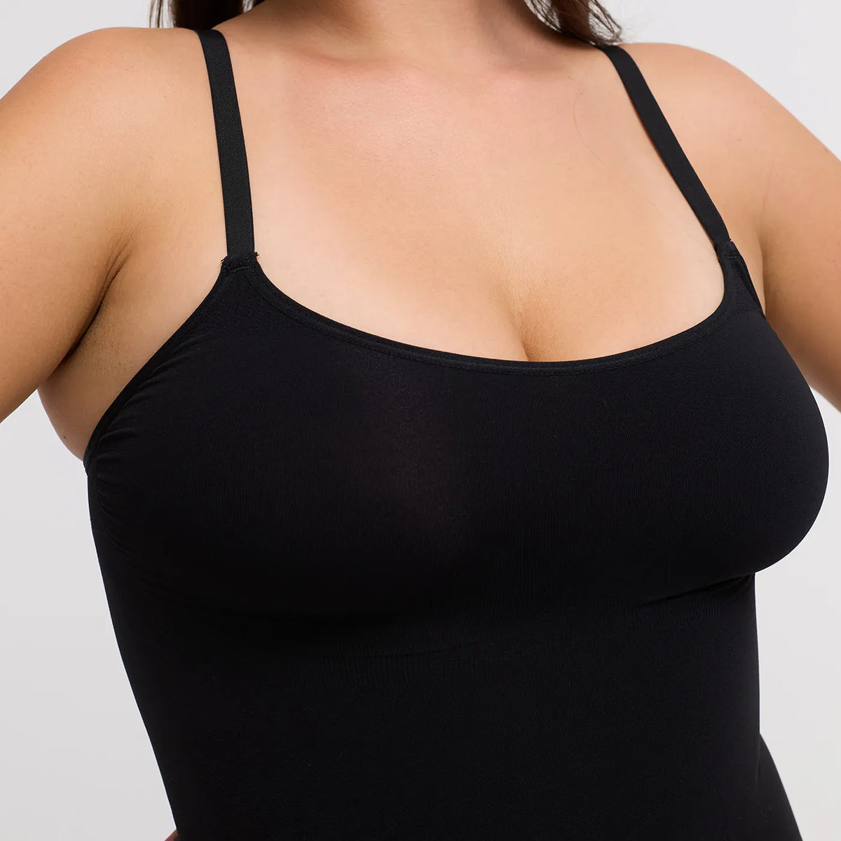 The model is 5'10" and wears a size L.