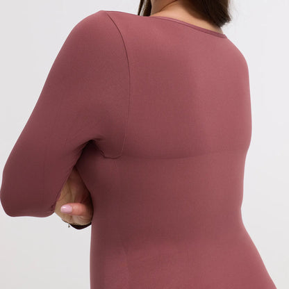 The model is 5'10" and wears a size L.
